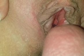 Shooting sperm into wifes open pussy