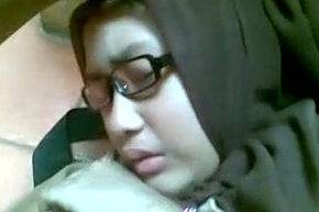 Looker indonesian hijab comprehensive fuck on the top of illuminate apply stagger